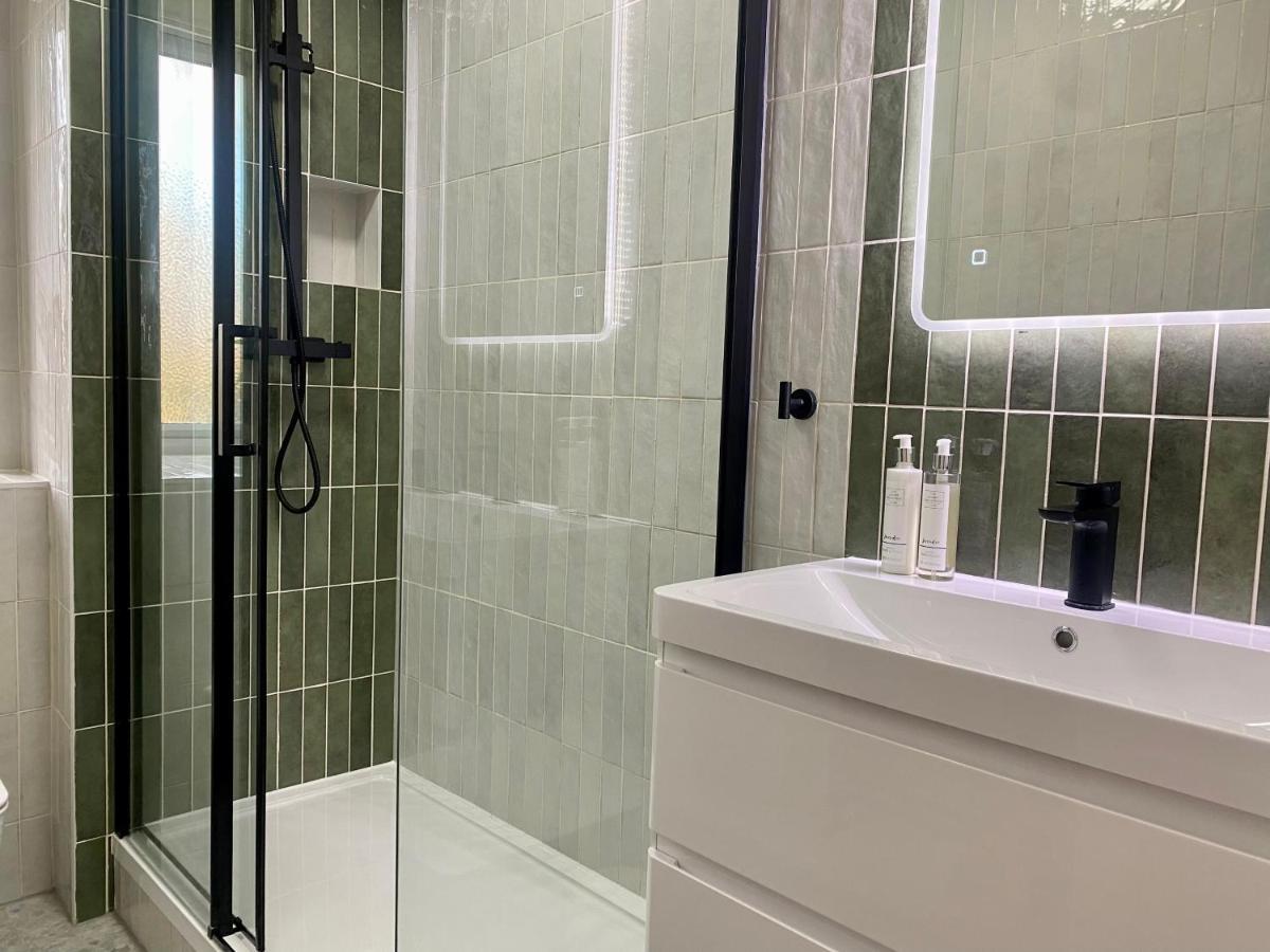 Newly Refurbished 2 Bedroom In South Apartamento